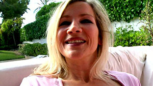 Une femme mature cochonne bonne à baiser